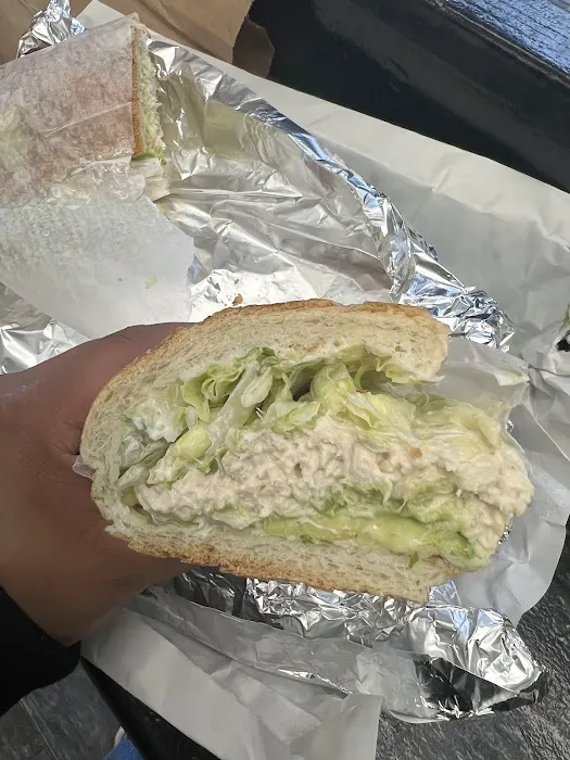 El Triunfo Deli Picture 8