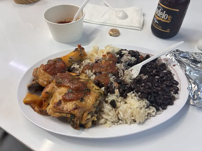 El Buen Chapin Deli Picture 1