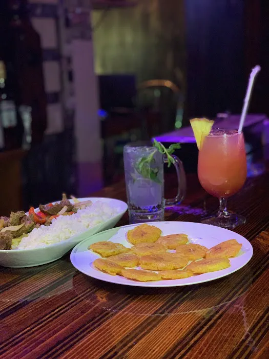 Aris Sports Bar Restaurant Picture 1