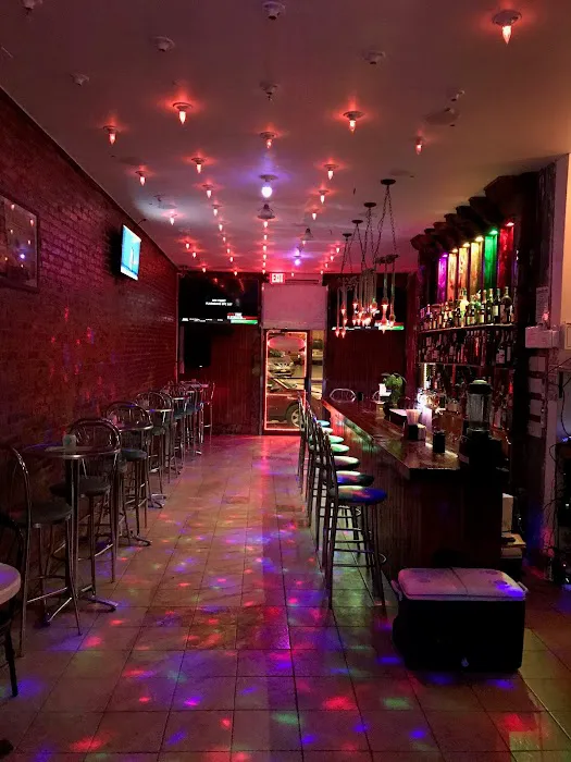 Aris Sports Bar Restaurant Picture 3