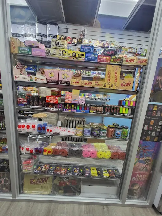 Healthy day juice Bar and smoke shop Picture 5