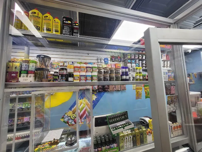 Healthy day juice Bar and smoke shop Picture 7