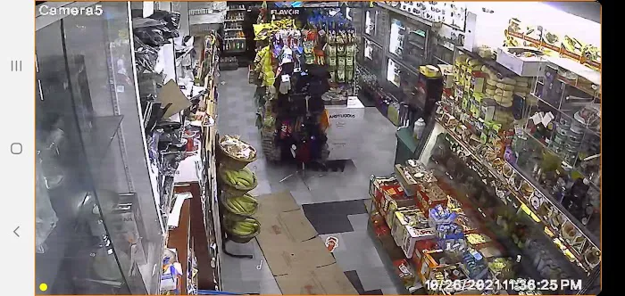 2 Hands Deli Picture 1