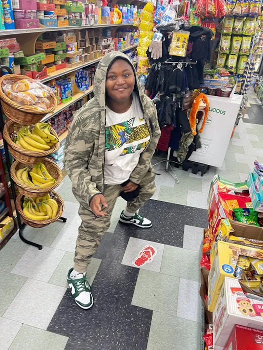 2 Hands Deli Picture 3