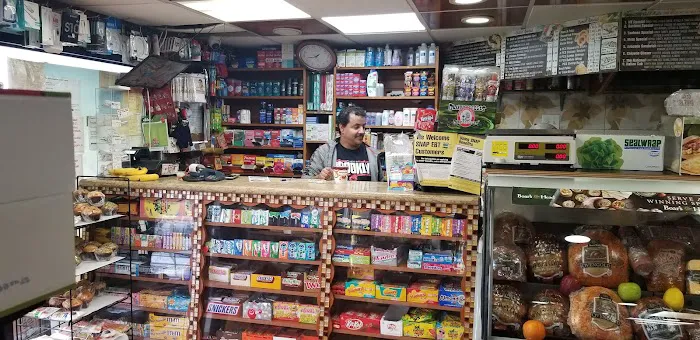 Gardens Deli Picture 2