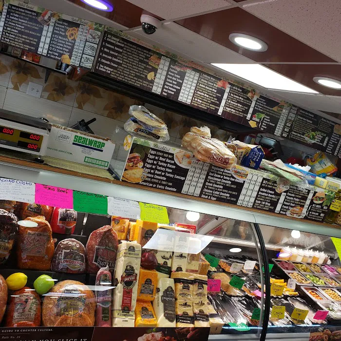 Gardens Deli Picture 10