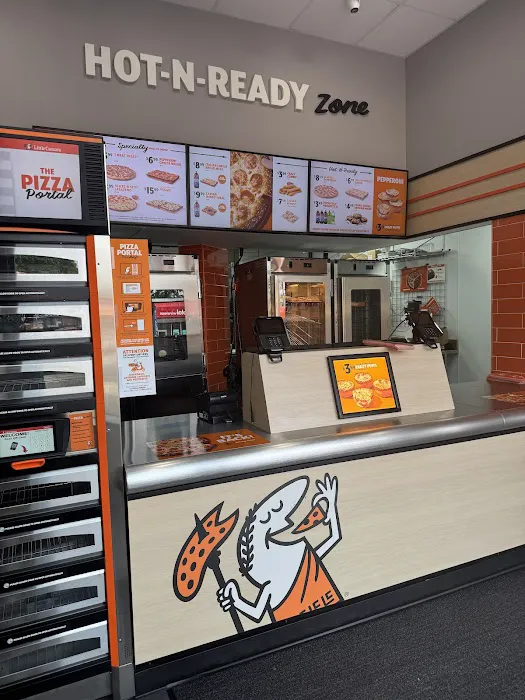 Little Caesars Pizza Picture 5