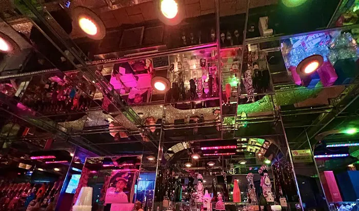 Edge Bar & Lounge Picture 2