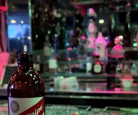 Edge Bar & Lounge