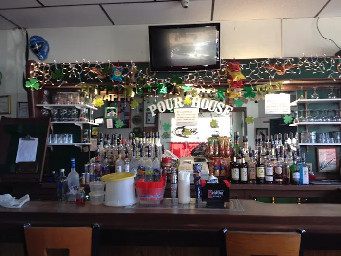 Pour House Picture 9