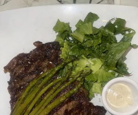 El patio lounge bar & restaurant