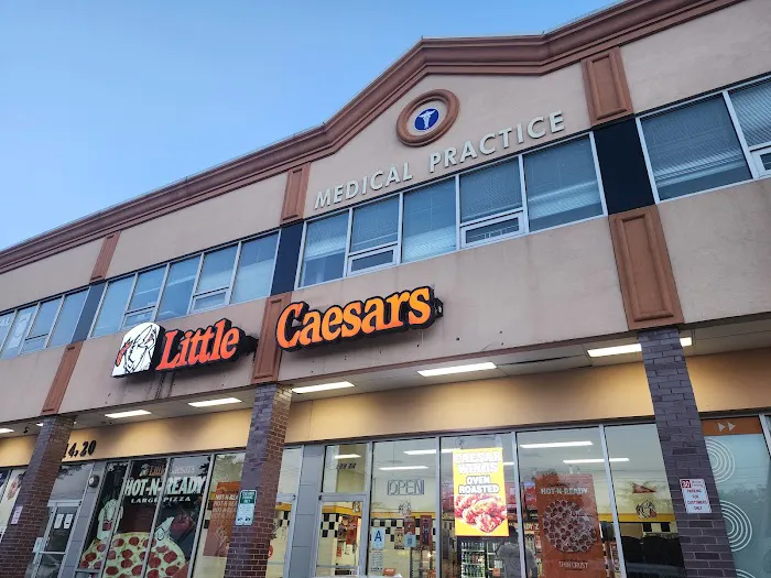 Little Caesars Pizza Picture 4