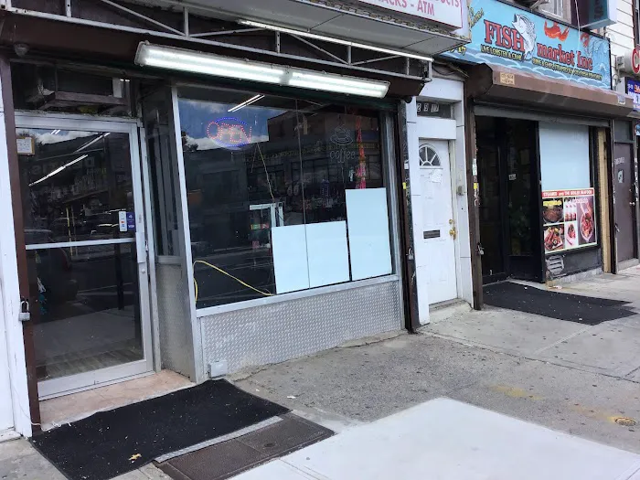 Jamaica Deli Market Picture 1