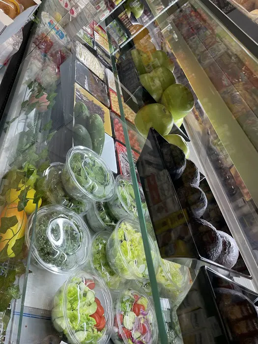M&M GRILL N JUICE SALAD BAR Picture 2