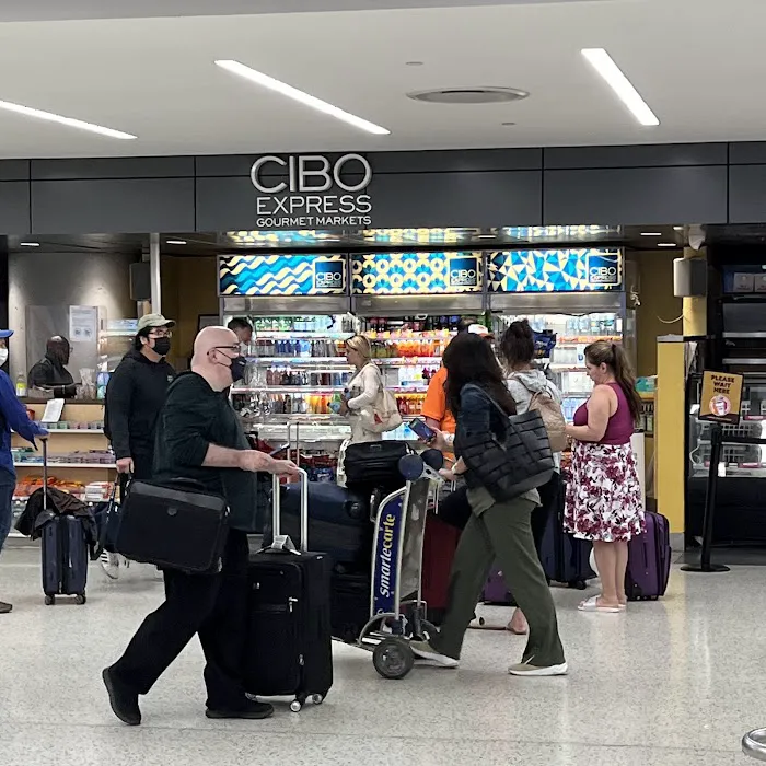 CIBO Express Gourmet Market Picture 9