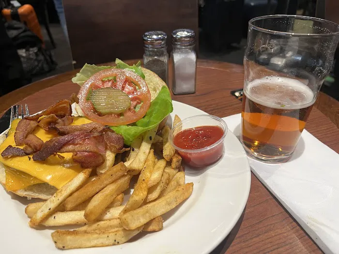 New York Sports Grill (JFK) Picture 5