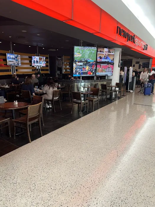 New York Sports Grill (JFK) Picture 8