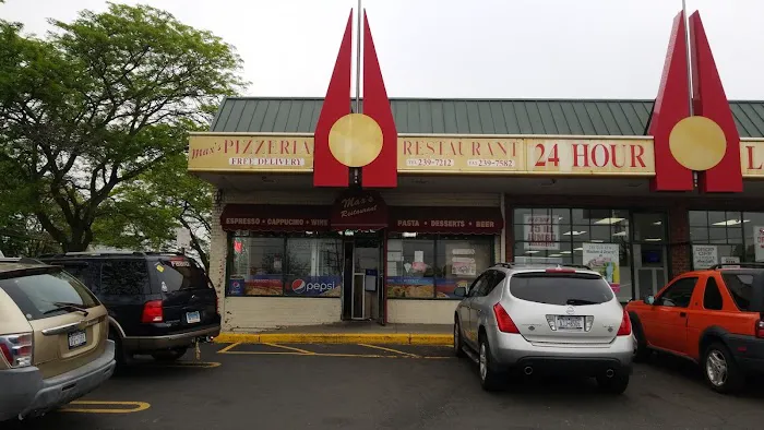 Max's Pizzeria Picture 2