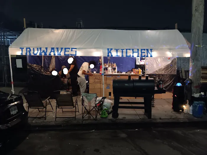 Truwaves Kitchen & Market Picture 8