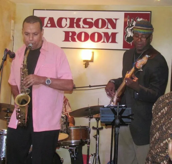 Jackson Room Picture 10