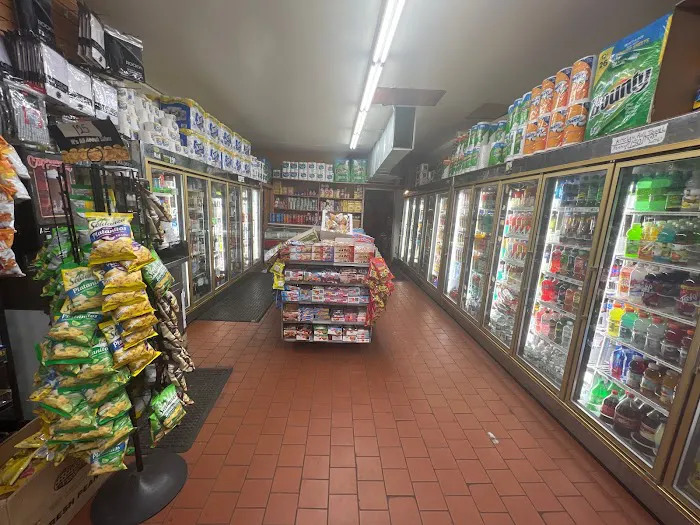 Al's Deli & Grocery Picture 4