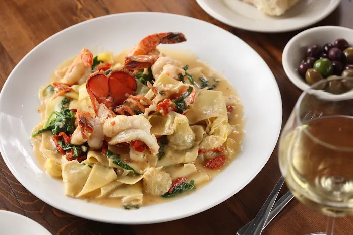 Luigi's Restaurant And Bar Picture 9