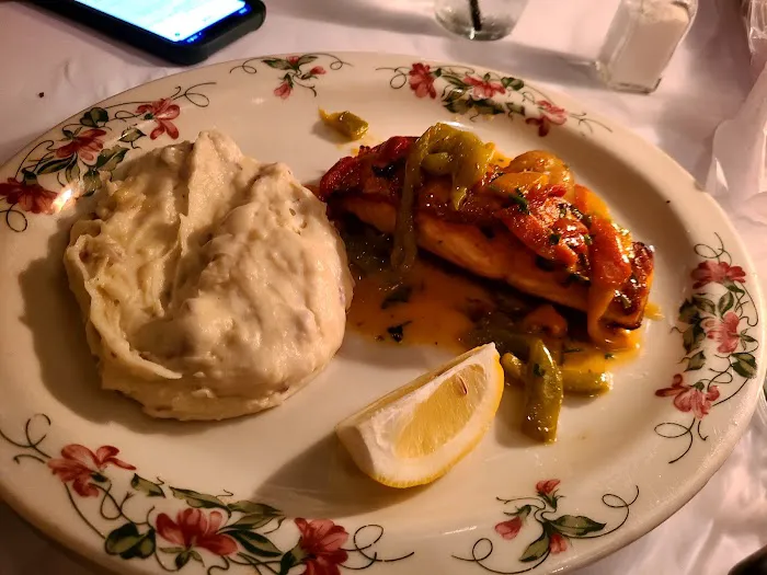 Luigi's Restaurant And Bar Picture 3