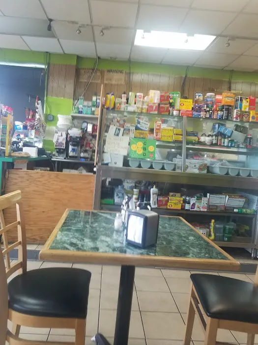 El Manguito Deli Picture 7