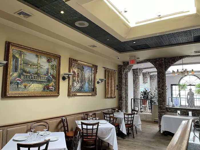 Umberto's Of New Hyde Park Picture 6
