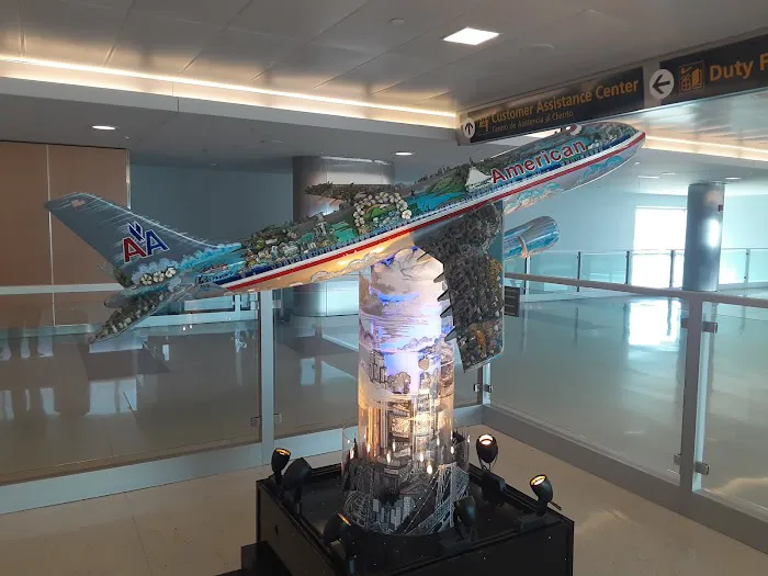 American Airlines/British Airways Lounges Terminal 8 Picture 7