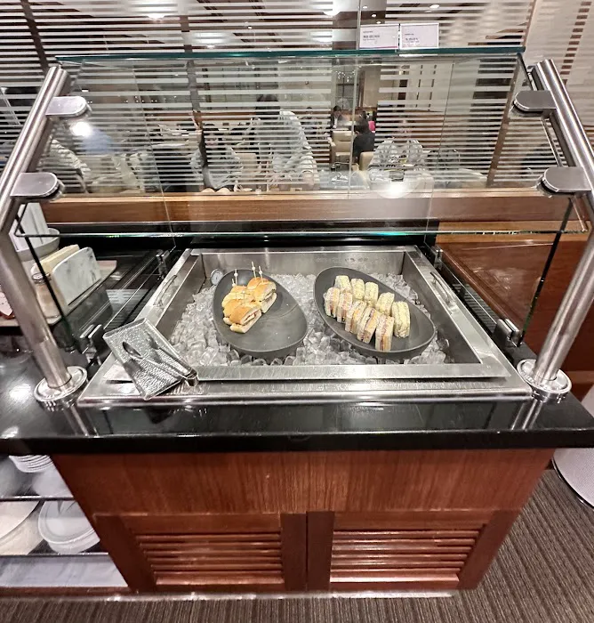 JFK Airport Korean Air Lounge Picture 8