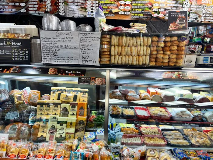 FRESH2GO DELI & GRILL Picture 5