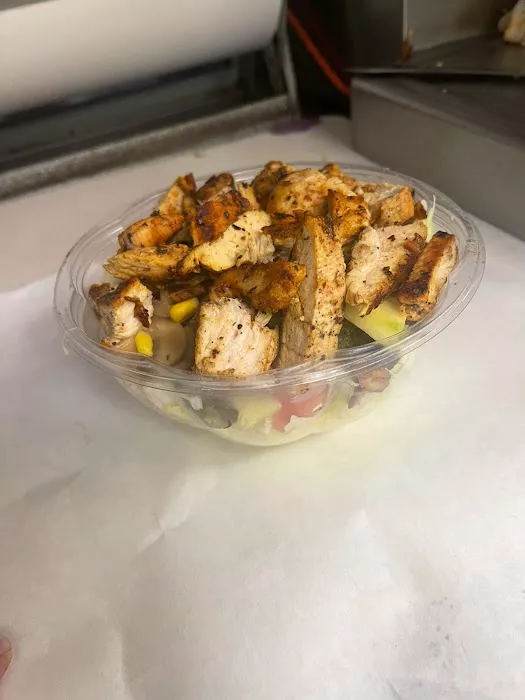 FRESH2GO DELI & GRILL Picture 6