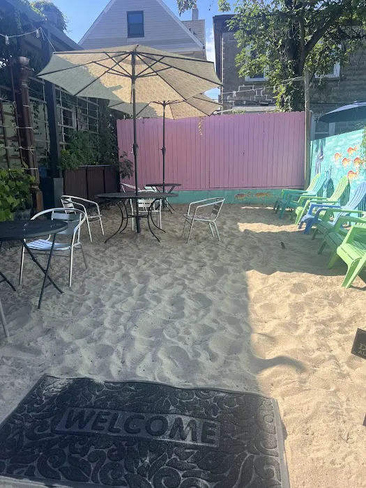 Mara's Ice Cream Parlor Picture 5