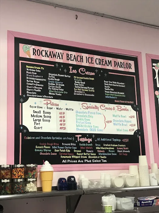 Mara's Ice Cream Parlor Picture 3