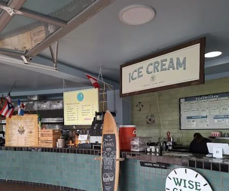 Wise Clock Cafe