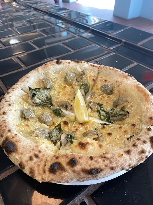 Seany Pizza (closed for the season) Picture 7