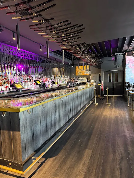 Sky Wise Lounge Picture 3