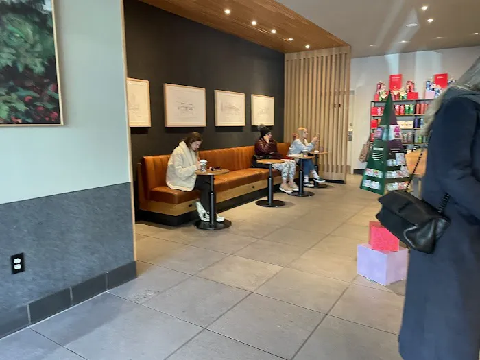 Starbucks Picture 2