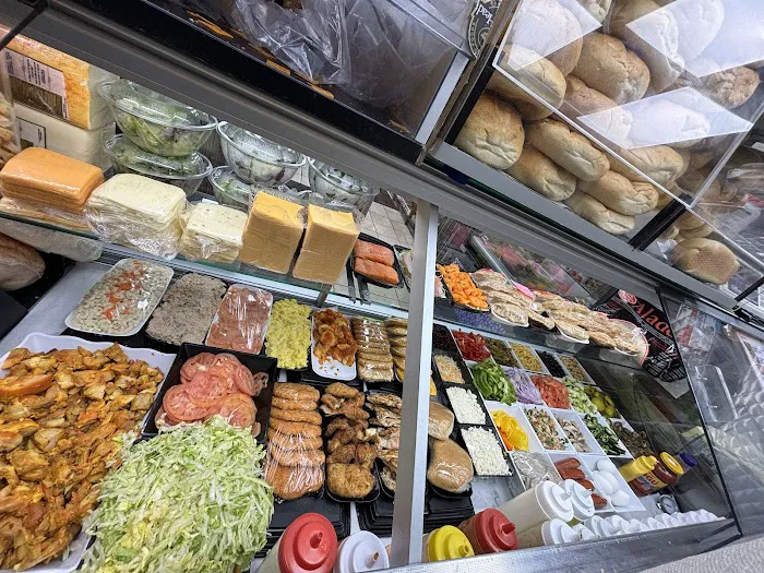 King's II deli and grocery Picture 8