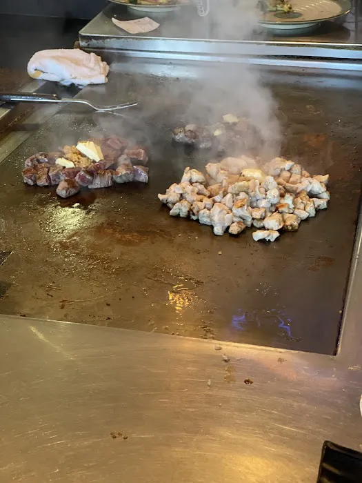 Momo Hibachi Steak House & Bar Picture 6