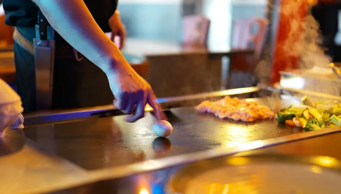 Momo Hibachi Steak House & Bar Picture 7