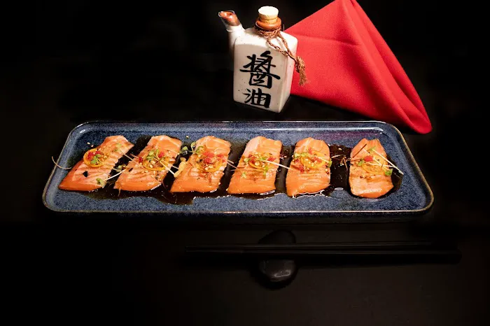 Izakaya Sushi & Lounge Picture 4