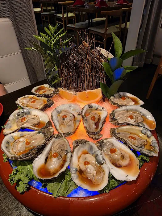 Izakaya Sushi & Lounge Picture 9