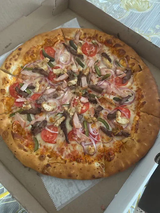 Sariq Bola Pizza Picture 1