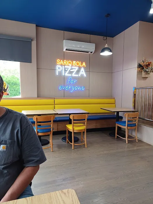 Sariq Bola Pizza Picture 4