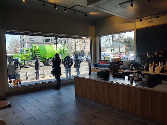 Starbucks Picture 4