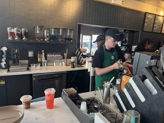 Starbucks Picture 7