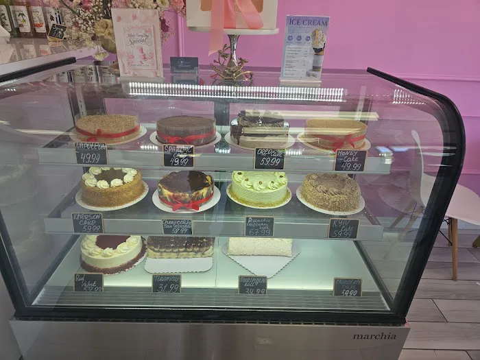 Sweet & Favorite Cake Shop Picture 6