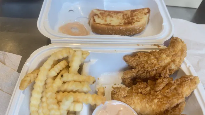 Raising Cane's Chicken Fingers Picture 7